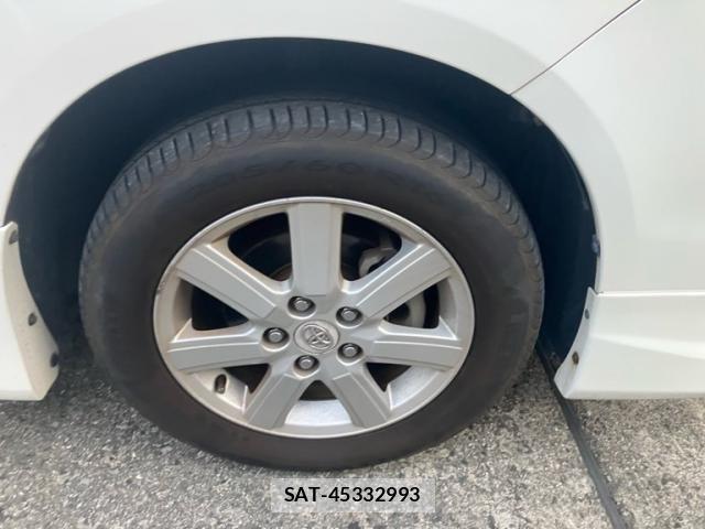 Toyota VOXY 2007-12 8369689-10