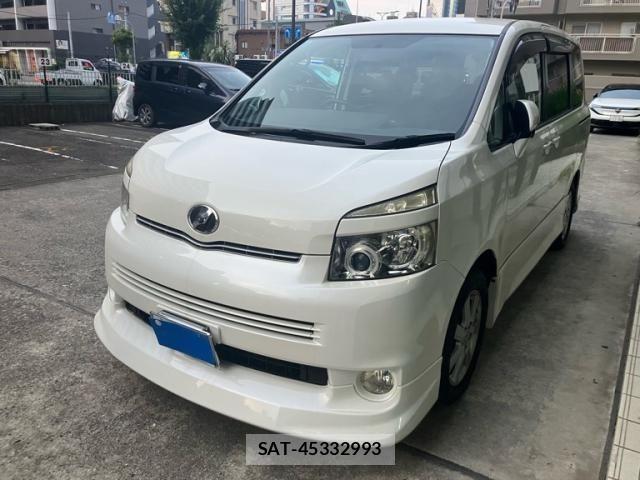Toyota VOXY 2007-12 8369689-1