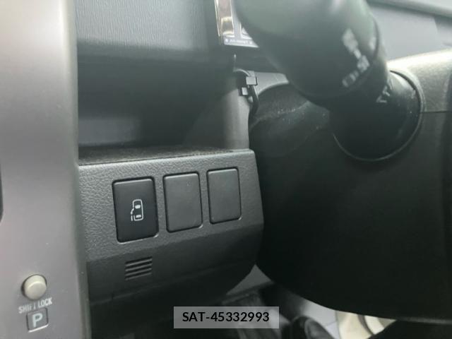 Toyota VOXY 2007-12 8369689-19
