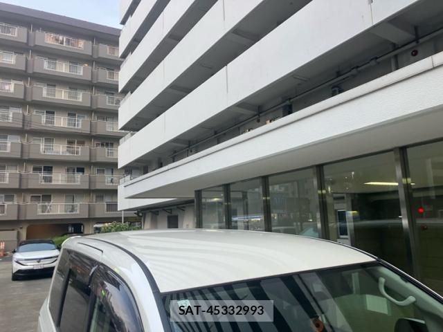 Toyota VOXY 2007-12 8369689-4