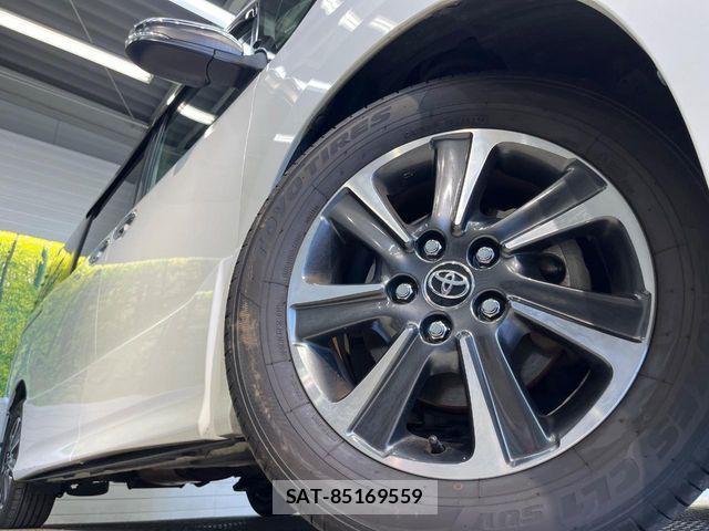 Toyota VOXY 2018-09 8369663-13