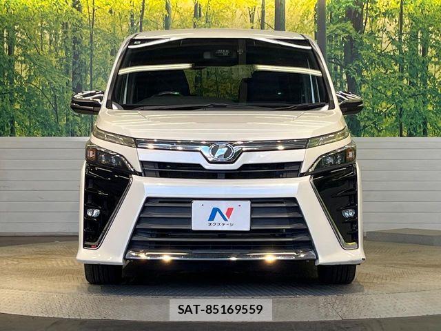 Toyota VOXY 2018-09 8369663-14
