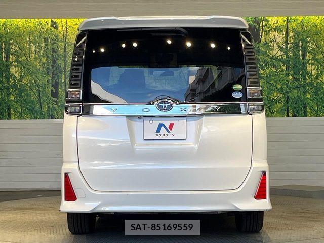 Toyota VOXY 2018-09 8369663-15