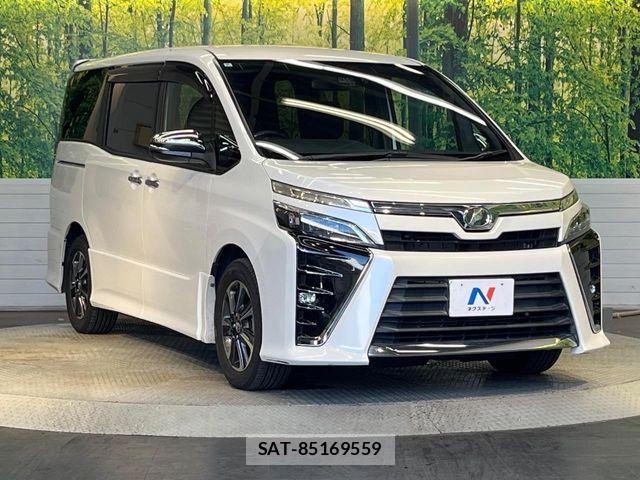 Toyota VOXY 2018-09 8369663-16