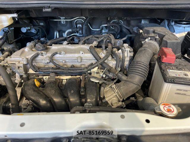 Toyota VOXY 2018-09 8369663-17