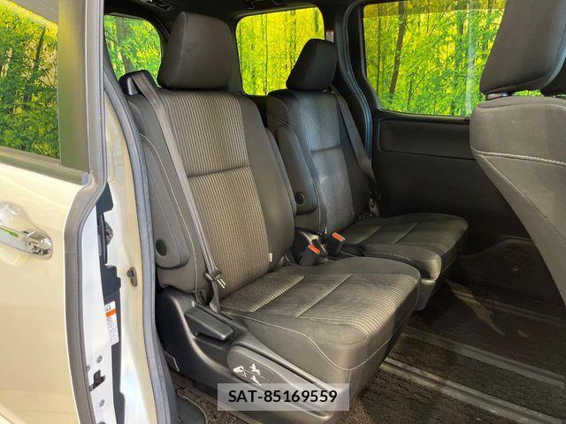 Toyota VOXY 2018-09 8369663-8