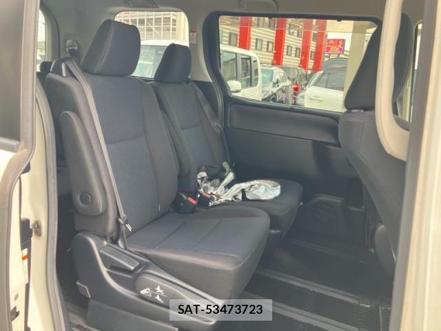 Toyota VOXY 2016-02 8369680-13
