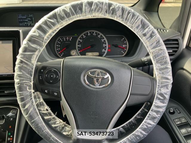 Toyota VOXY 2016-02 8369680-6