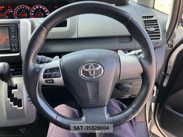 Toyota VOXY 2011-09 8369690-9