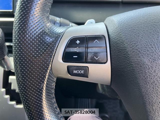 Toyota VOXY 2011-09 8369690-10