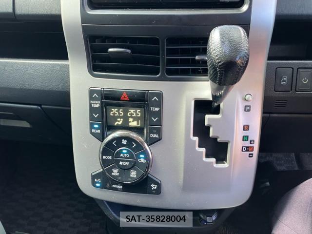 Toyota VOXY 2011-09 8369690-12