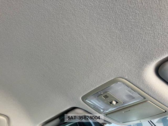 Toyota VOXY 2011-09 8369690-16