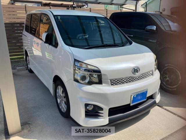 Toyota VOXY 2011-09 8369690-1