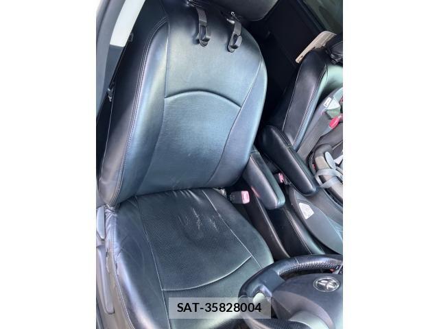 Toyota VOXY 2011-09 8369690-19