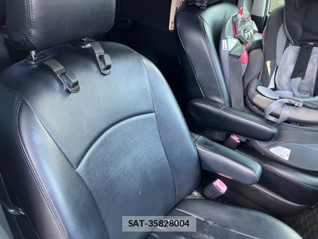 Toyota VOXY 2011-09 8369690-20