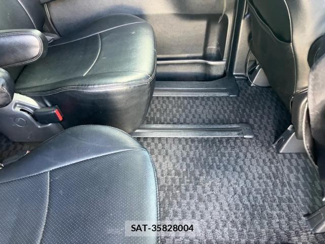 Toyota VOXY 2011-09 8369690-23