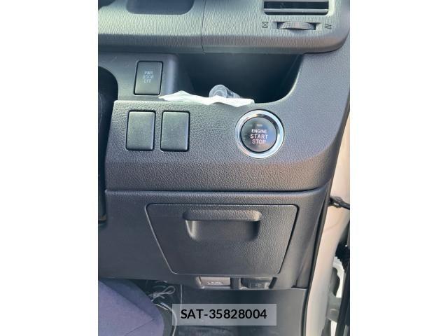 Toyota VOXY 2011-09 8369690-8
