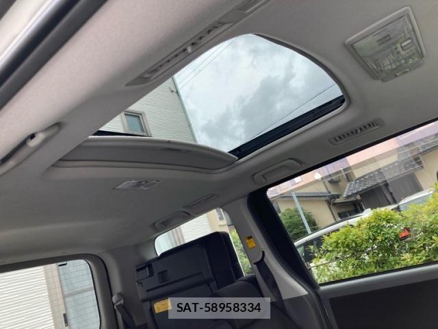 Toyota VOXY 2007-08 8369694-21
