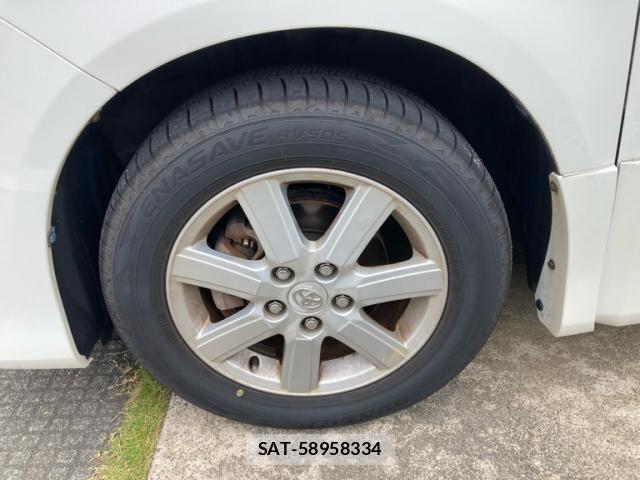 Toyota VOXY 2007-08 8369694-2