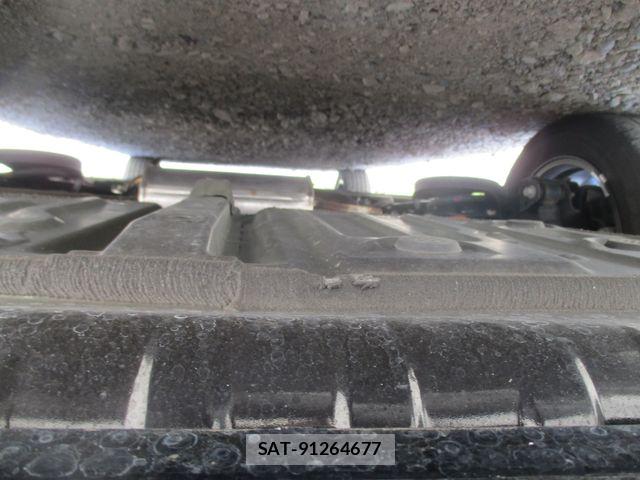 Toyota VOXY 2021-06 8369667-19