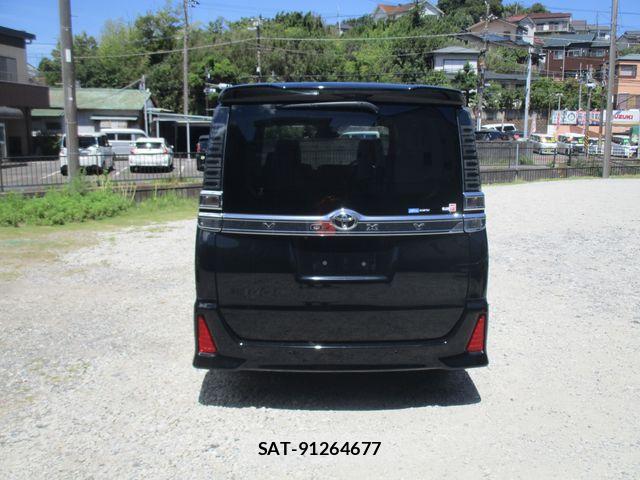 Toyota VOXY 2021-06 8369667-7