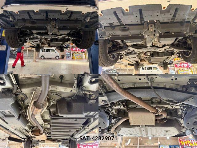 Toyota VOXY 2015-12 8369671-25