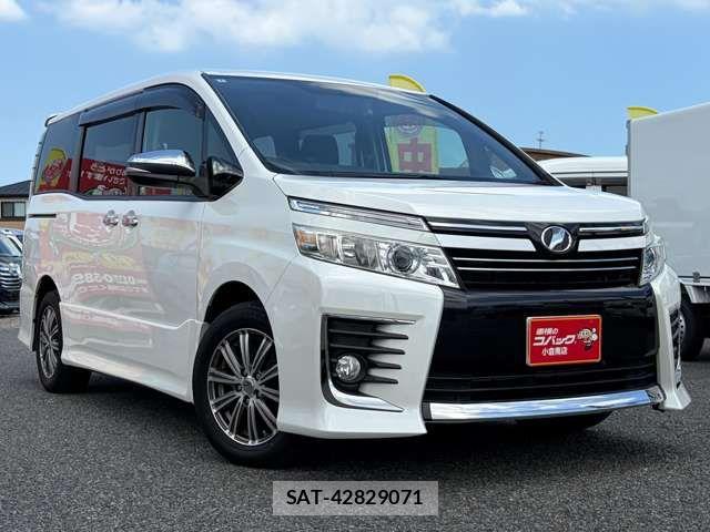 Toyota VOXY 2015-12 8369671-2
