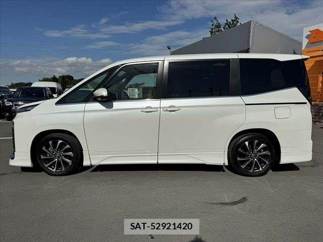 Toyota VOXY 2022-09 8369650-10