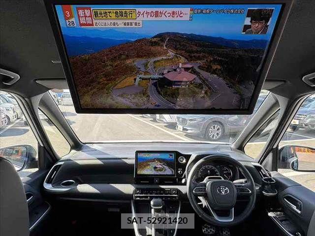 Toyota VOXY 2022-09 8369650-1