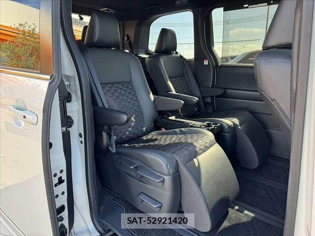 Toyota VOXY 2022-09 8369650-19