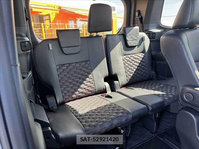 Toyota VOXY 2022-09 8369650-20