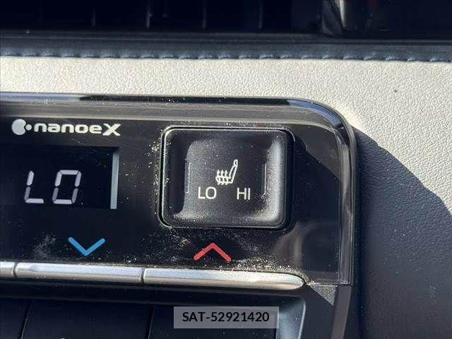 Toyota VOXY 2022-09 8369650-27
