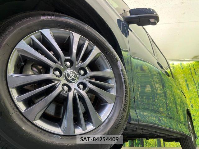 Toyota VOXY 2023-07 8369659-12