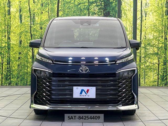 Toyota VOXY 2023-07 8369659-14