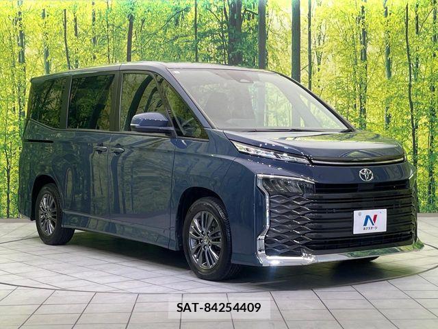 Toyota VOXY 2023-07 8369659-16