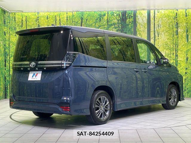 Toyota VOXY 2023-07 8369659-17