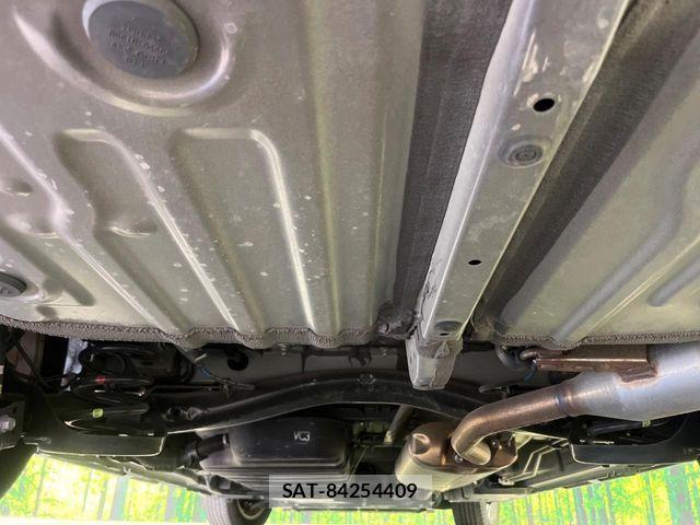Toyota VOXY 2023-07 8369659-19