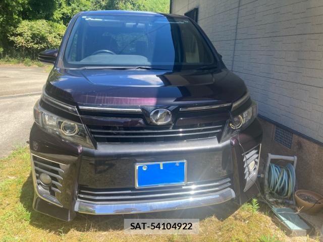Toyota VOXY 2014-02 8369685-1