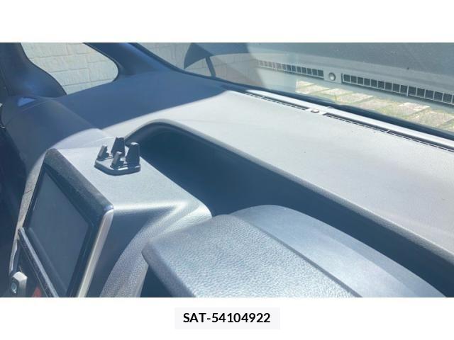 Toyota VOXY 2014-02 8369685-20