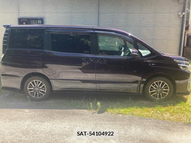 Toyota VOXY 2014-02 8369685-3