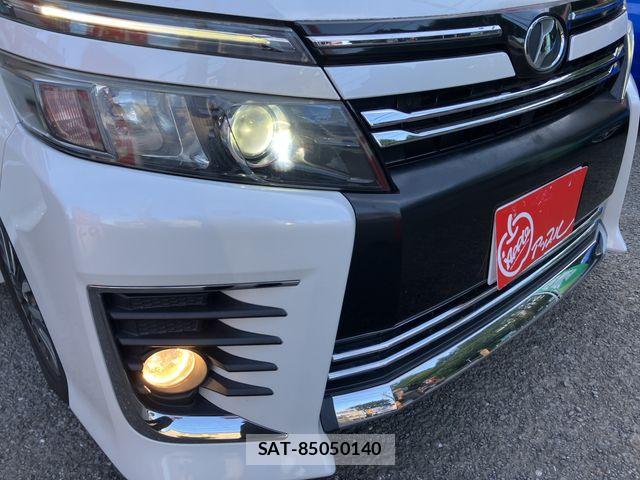 Toyota VOXY 2014-05 8369673-14