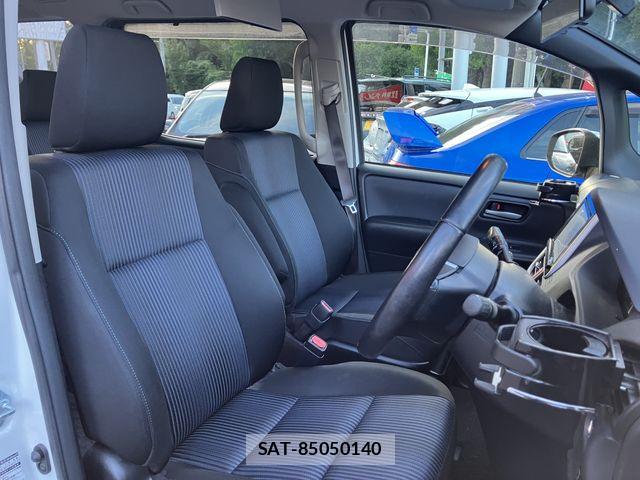 Toyota VOXY 2014-05 8369673-5