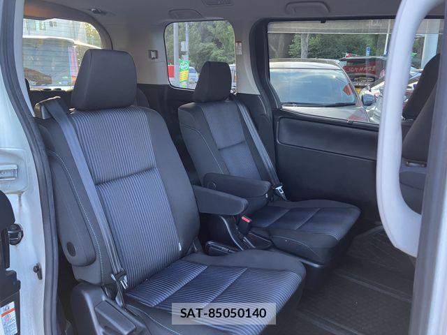 Toyota VOXY 2014-05 8369673-6