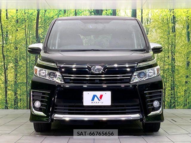 Toyota VOXY 2015-01 8369682-13