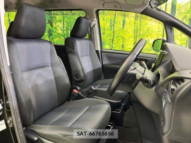 Toyota VOXY 2015-01 8369682-7