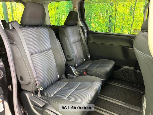 Toyota VOXY 2015-01 8369682-8