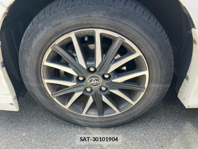 Toyota VOXY 2015-12 8369683-9