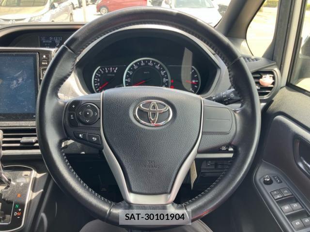 Toyota VOXY 2015-12 8369683-15