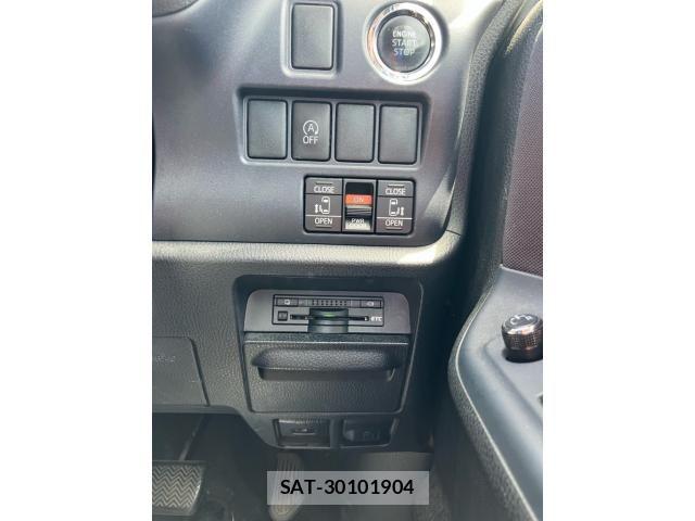 Toyota VOXY 2015-12 8369683-16
