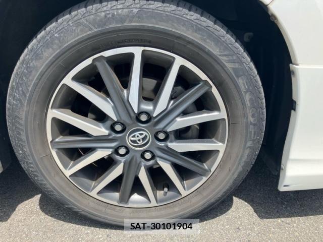 Toyota VOXY 2015-12 8369683-6
